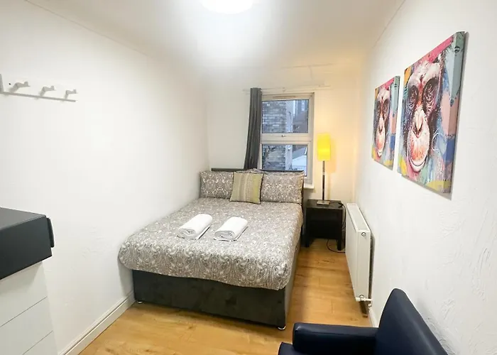 Flat 3 Stay In Aldgate Apartments